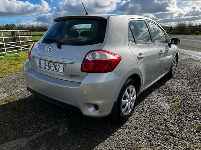 2012 - Toyota Auris Manual