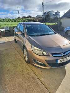 2013 - Opel Astra Manual