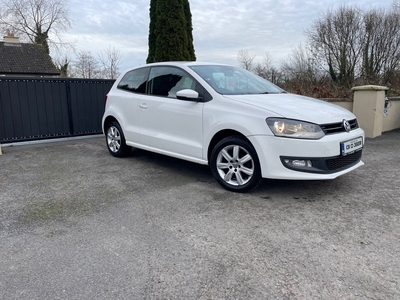 2013 - Volkswagen Polo Manual