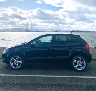 2013 - Volkswagen Polo Manual