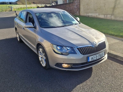 2014 - Skoda Superb Manual