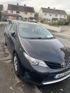 2014 - Toyota Auris Manual