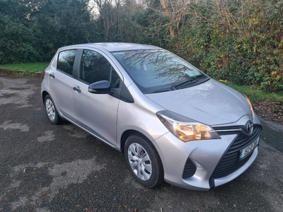 2015 - Toyota Yaris Manual