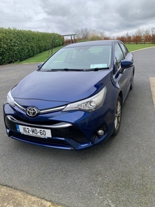 2016 - Toyota Avensis Manual