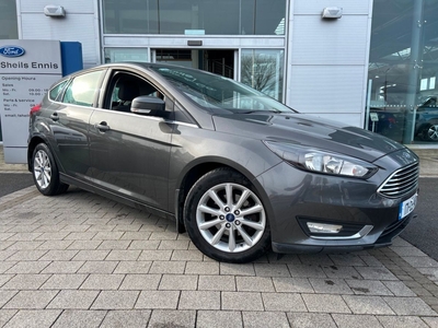 2017 - Ford Focus Manual