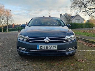 2017 - Volkswagen Passat Manual