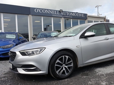 2018 - Opel Insignia Manual