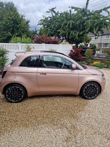 2022 - Fiat 500e Automatic