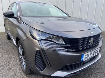 2023 - Peugeot 5008 Automatic