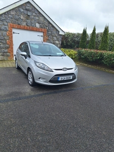 2011 - Ford Fiesta Manual