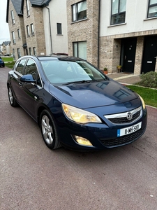 2011 - Vauxhall Astra ---