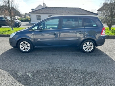 2011 - Vauxhall Zafira ---