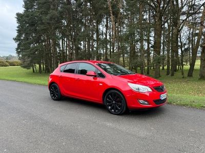 2012 - Opel Astra Manual