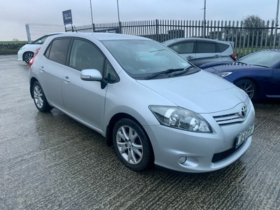 2012 - Toyota Auris Manual