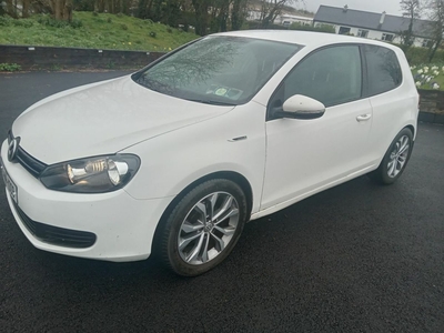 2013 - Volkswagen Golf Manual