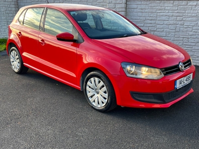 2014 - Volkswagen Polo Automatic