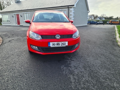 2014 - Volkswagen Polo Manual