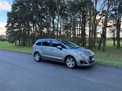 2015 - Peugeot 5008 Manual