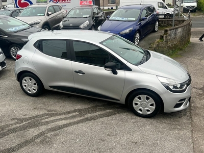 2015 - Renault Clio Manual