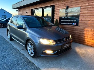 2015 - Volkswagen Polo Manual