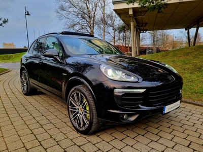 2016 - Porsche Cayenne Automatic