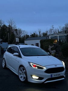 2017 - Ford Focus Manual