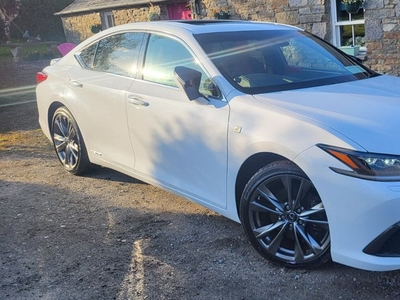 2019 - Lexus ES Automatic