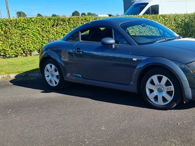 2005 - Audi TT Manual