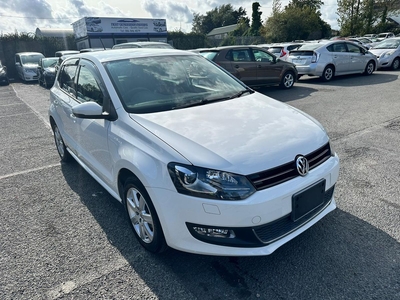 2014 - Volkswagen Polo Automatic