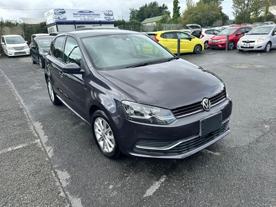 2015 - Volkswagen Polo Automatic