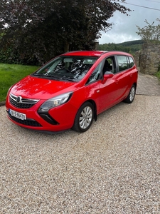 2016 - Vauxhall Zafira ---