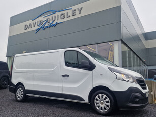 2021 (211) Renault Trafic