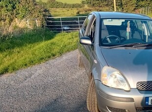 2005 - Toyota Yaris Manual