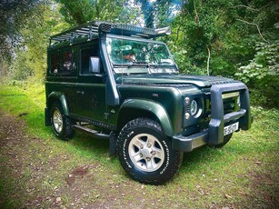 2006 - Land Rover Defender Manual