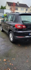 2009 - Volkswagen Tiguan ---