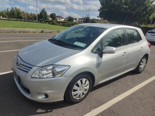 2010 - Toyota Auris Manual