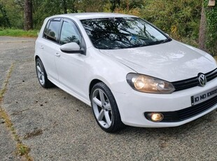 2010 - Volkswagen Golf ---