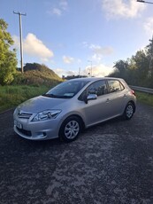 2011 - Toyota Auris Manual