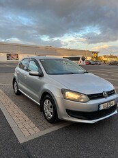 2011 - Volkswagen Polo Manual