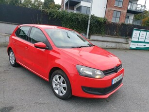 2011 - Volkswagen Polo Manual