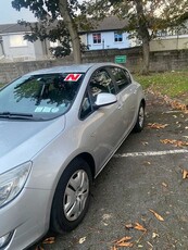 2012 - Opel Astra Manual