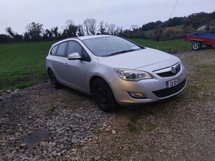 2012 - Vauxhall Astra ---