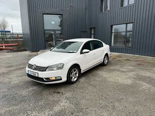 2012 - Volkswagen Passat Manual