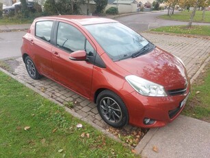 2013 - Toyota Yaris Manual