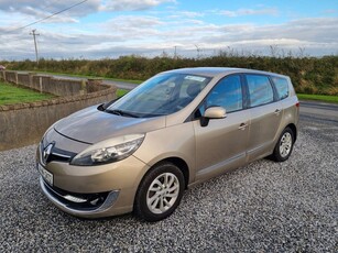 2014 - Renault Grand Scenic Manual