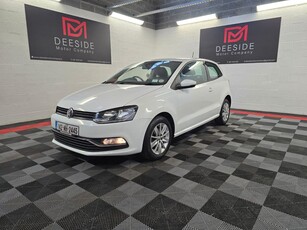 2014 - Volkswagen Polo Manual