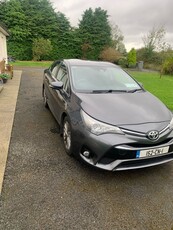 2015 - Toyota Avensis Manual