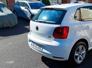 2015 - Volkswagen Polo Automatic