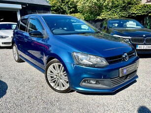 2015 - Volkswagen Polo Automatic