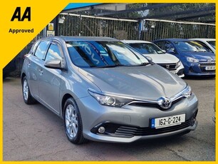 2016 - Toyota Auris Manual